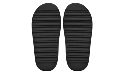 Šľapky Yeezy Slide čierne bez adidasu, pohľad zo spodu