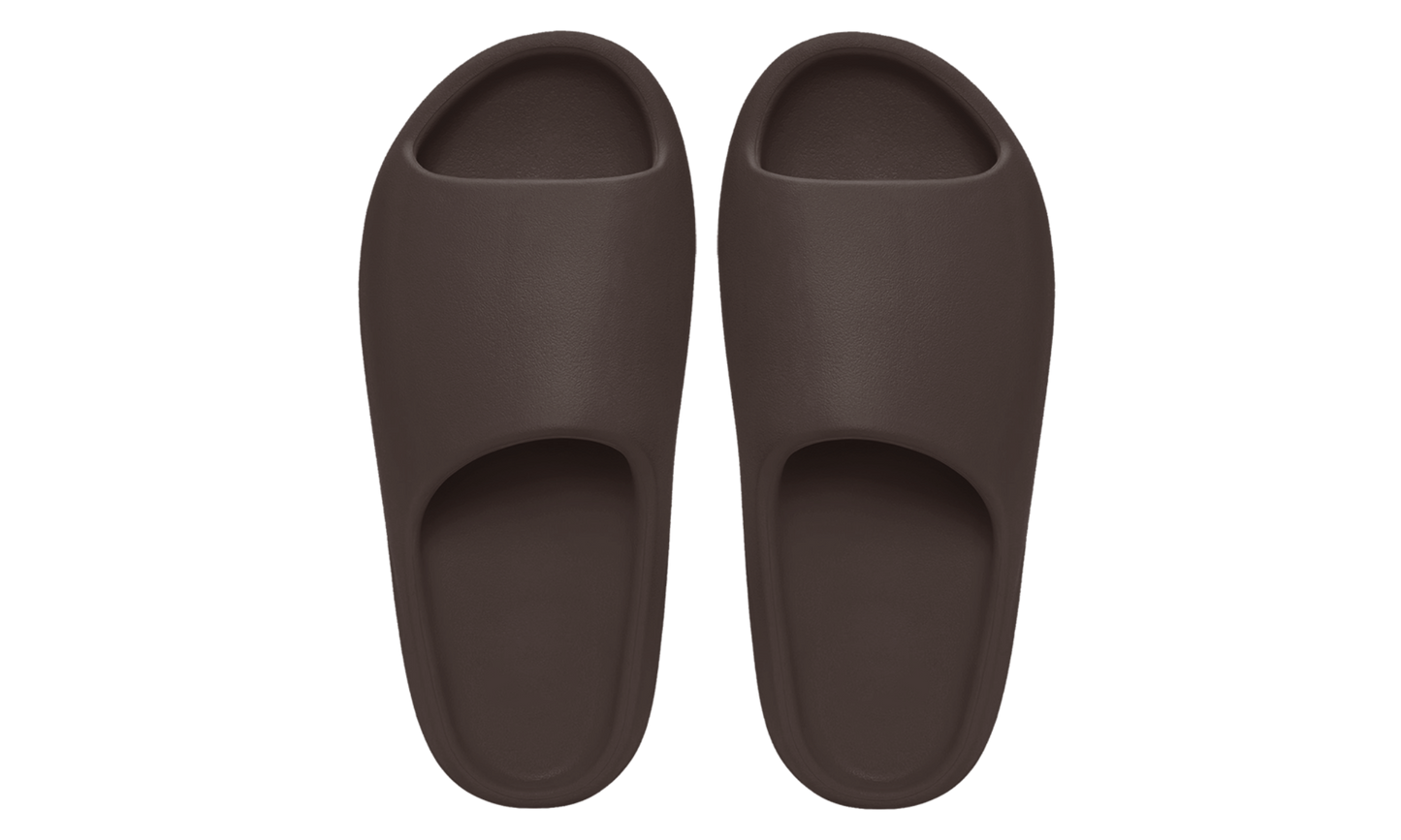 Šľapky Yeezy Slide hnedé bez adidasu, pohľad z vrchu