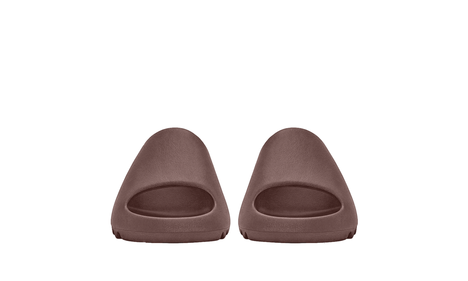 Šľapky Yeezy Slide Fudge bez adidasu, pohľad z predu