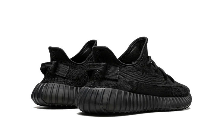 Tenisky Yeezy Boost 350 V2 čierne, pohľad zo zadu