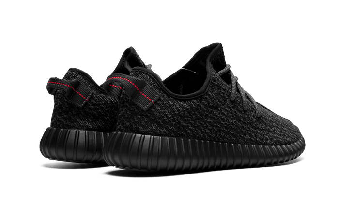 Tenisky Yeezy Boost 350 čierne, pohľad zo zadu