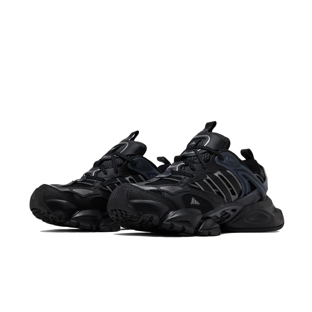adidas XLG Runner Deluxe Black Grey, pohľad z vrchu na mesh konštrukciu