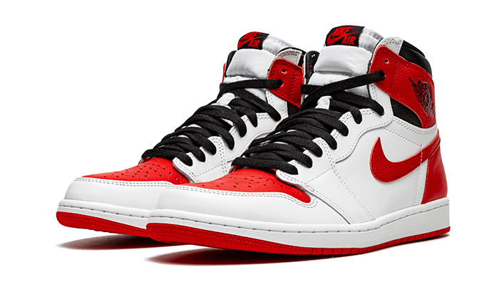 Tenisky Air Jordan 1 vysoké bielo-červené, pohľad z uhla