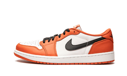 Tenisky Air Jordan 1 nízke oranžovo-bielo-čierne, pohľad z boku