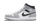 Tenisky Air Jordan 1 Mid čierno-sivo-biele, pohľad z boku