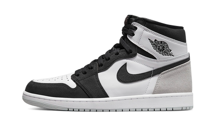 Tenisky Air Jordan 1 vysoké čierno-sivo-biele, pohľad z boku