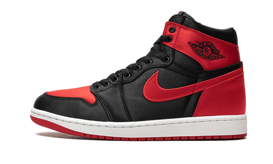 Tenisky Air Jordan 1 vysoké červeno-čierne, pohľad z boku