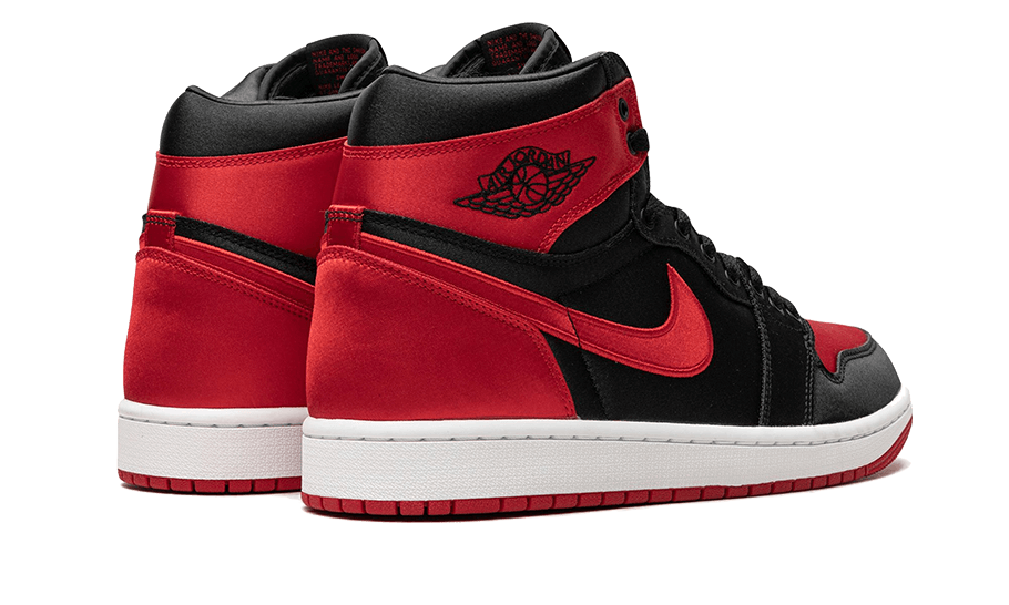 Tenisky Air Jordan 1 vysoké červeno-čierne, pohľad zo zadu