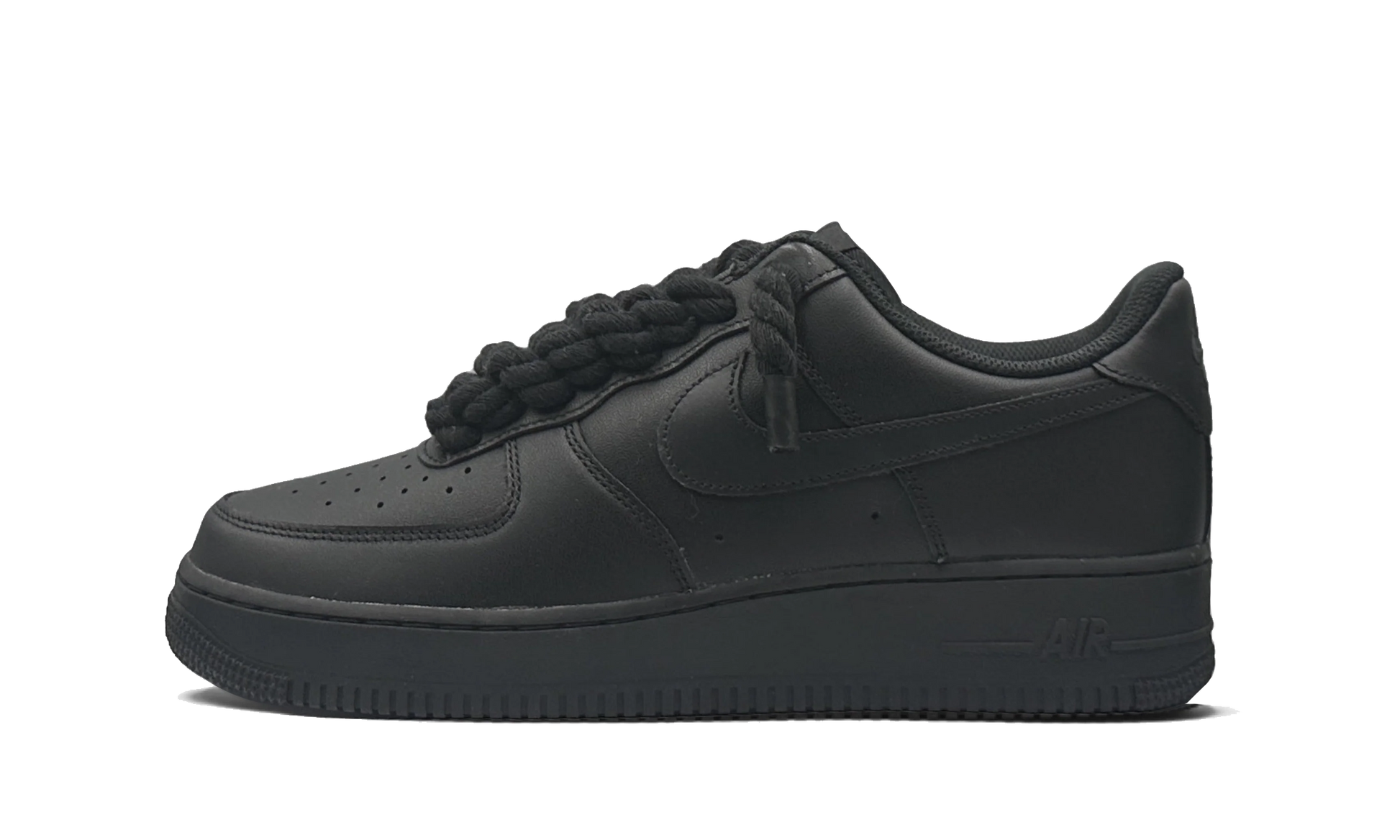 Tenisky Air Force 1 nízke čierne s čiernymi rope šnúrami, pohľad z boku