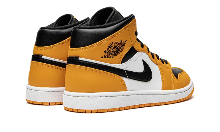 Tenisky Air Jordan 1 Mid TAXI žlto-čierno-biele, pohľad zo zadu