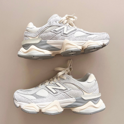 New Balance 9060 Quartz Grey, pohľad zhora na pár