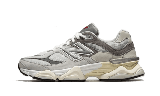 New Balance 9060 Rain Cloud Grey sivé tenisky so striebornym N logom, pohľad z boku