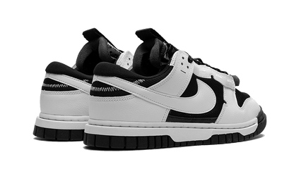 Tenisky Nike Dunk nízke bielo-čierne, pohľad zo zadu