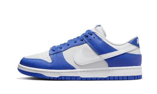 Tenisky Nike Dunk nízke bielo-modré, pohľad z boku