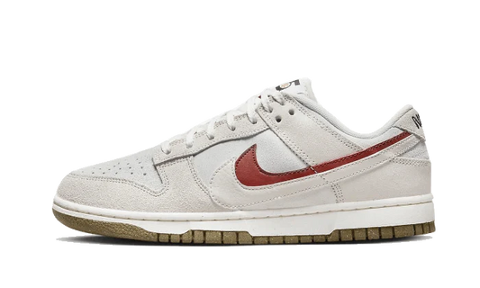 Tenisky Nike Dunk nízke béžovo-červené, pohľad z boku