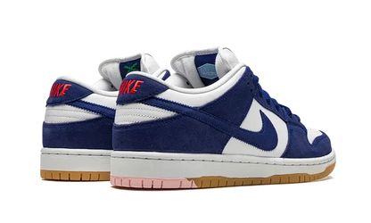 Skateboardové Tenisky Nike Dunk nízke modro-biele, pohľad zo zadu