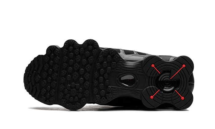 Nike Shox TL Black Max Orange čierne, pohľad na podrážku s traction pattern
